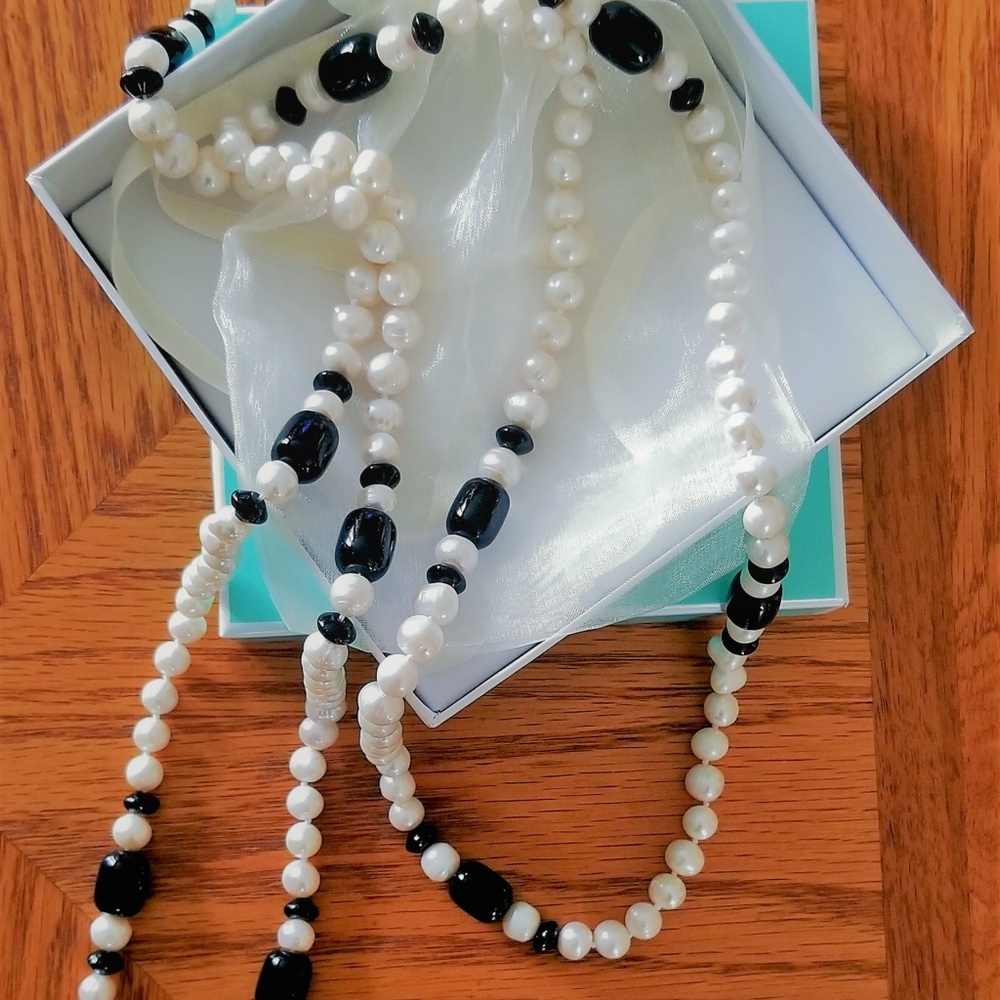 From Paris Genuine Freshwater Pearl Necklace